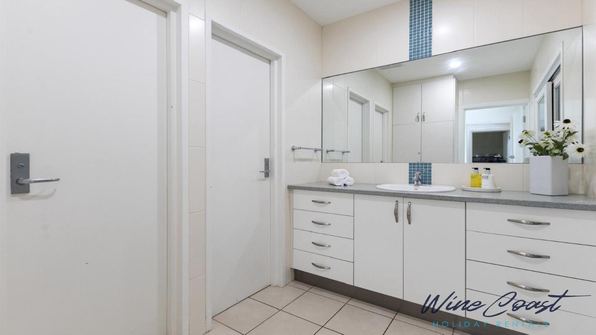 35 Degrees South By Wine Coast Holiday Rentals - Escape To The Fabulous 35 Degrees South By Wine Coast Holiday Rentals. Port Noarlunga Esterno foto